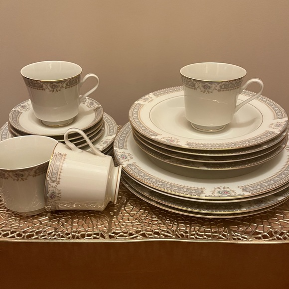 20pc Service For Mikasa Ivory China Richelieu M2002 Plates